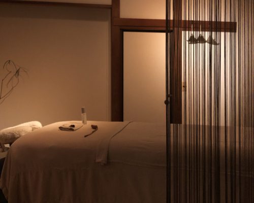 LGBTQを含め全ての人がありのままでいられる空間を提供したいと願っています。センサリー体験、ソマティック・エンボディメントやメディテーションで内観とリラクゼーションを促すプライベートサロンです。